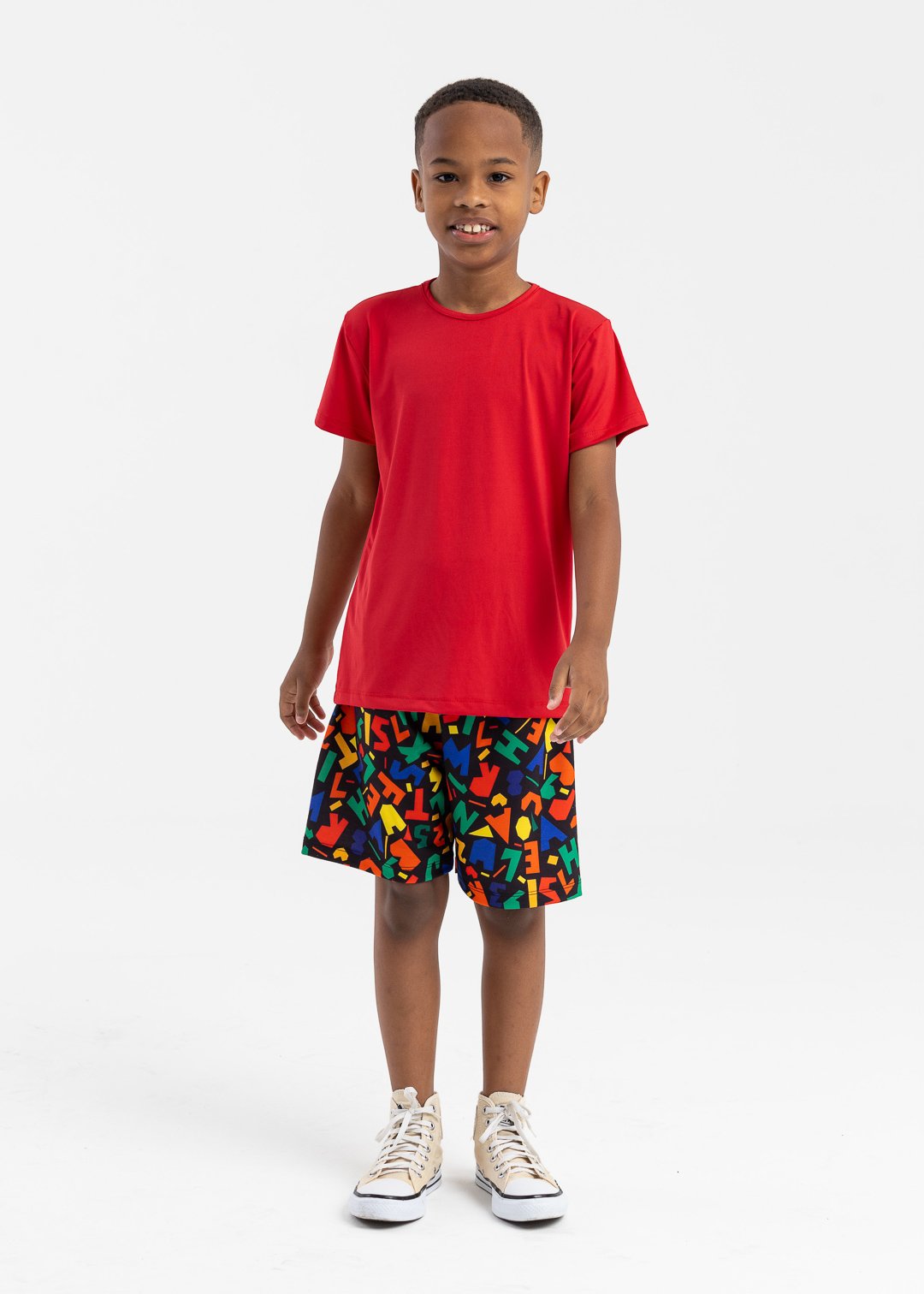 camiseta uv vermelha e bermuda letras 2