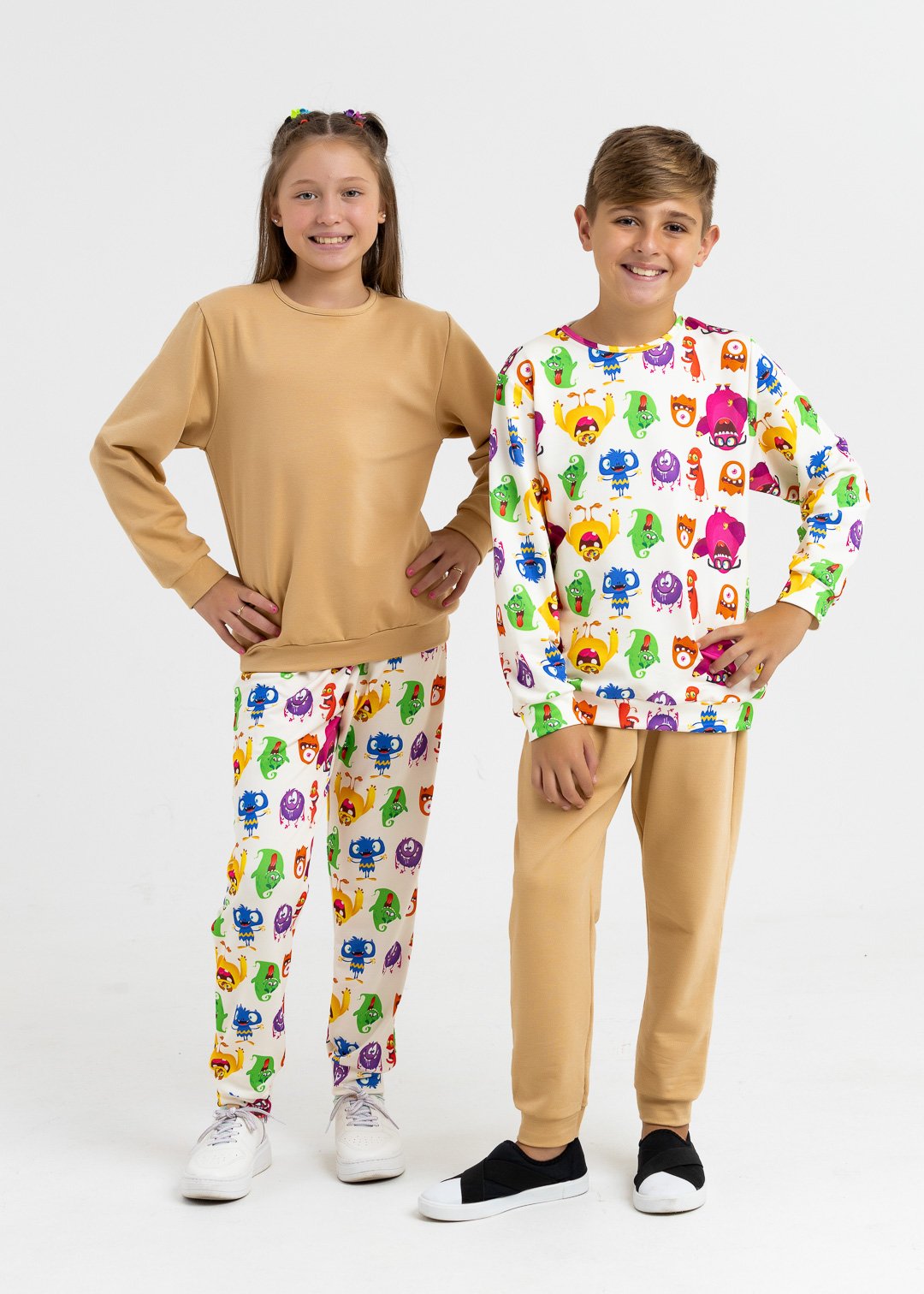 comprar moda infantil direto de fabrica online brilha kids conjunto monstros casaco e calca bege